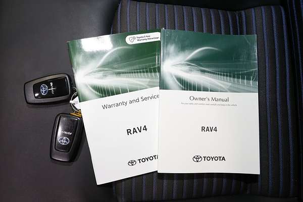 2022 Toyota RAV4 XSE AXAH52R