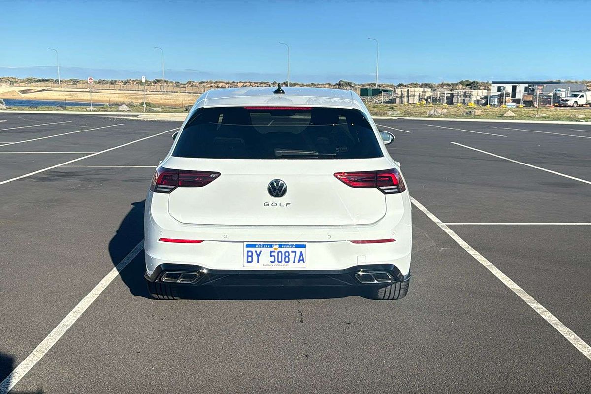 2023 Volkswagen Golf 110TSI R-Line 8