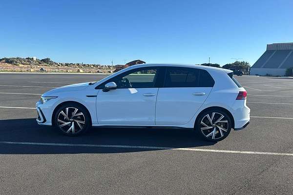 2023 Volkswagen Golf 110TSI R-Line 8