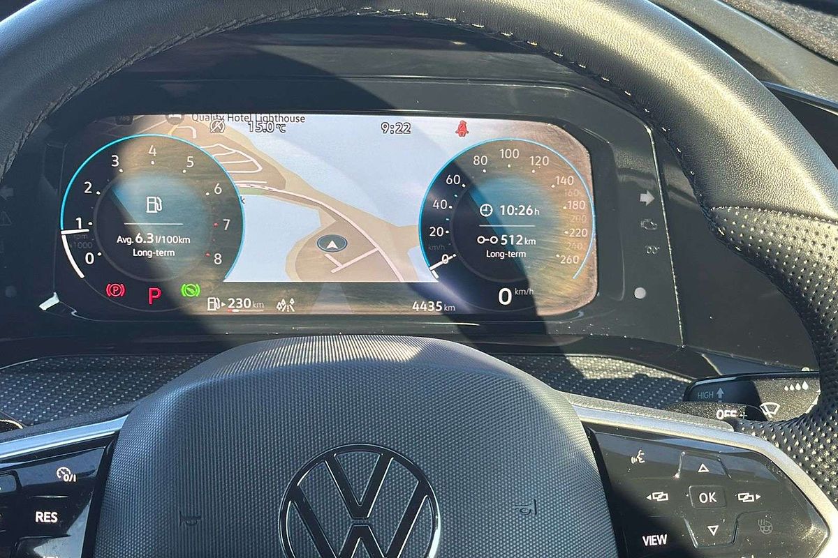 2023 Volkswagen Golf 110TSI R-Line 8