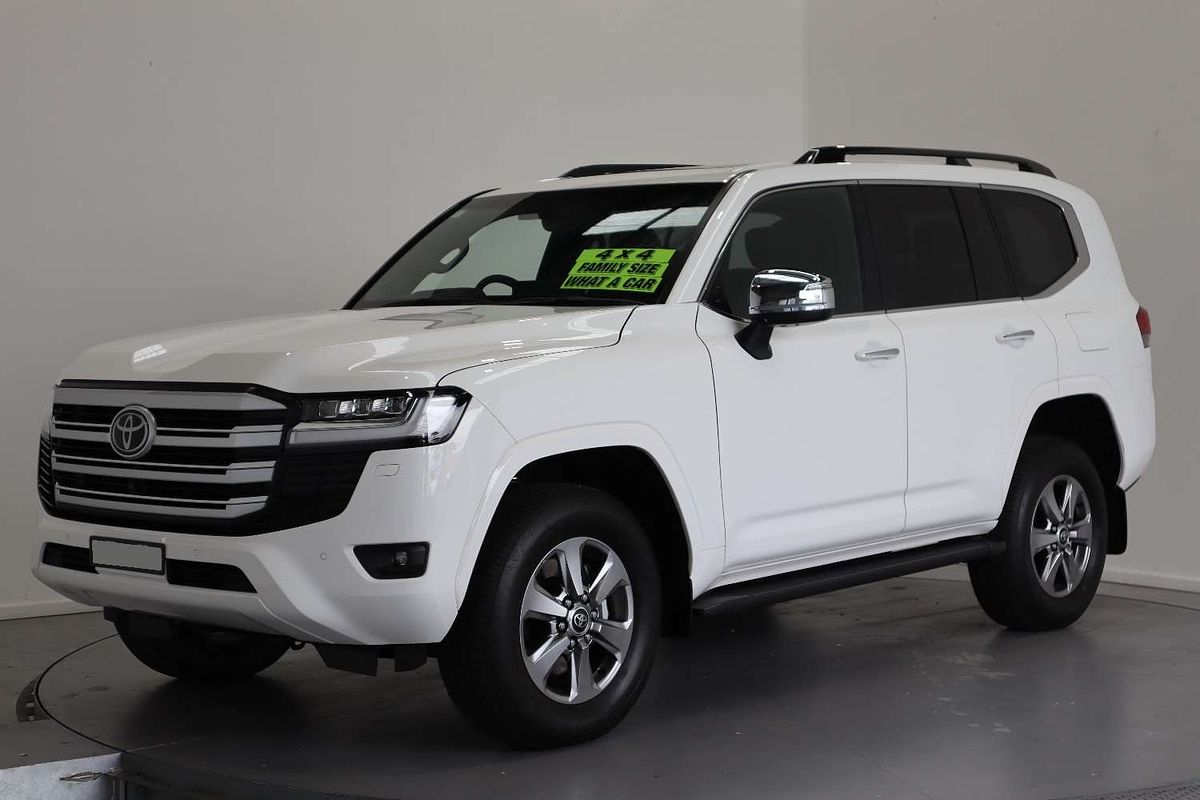 2022 Toyota Landcruiser Sahara FJA300R