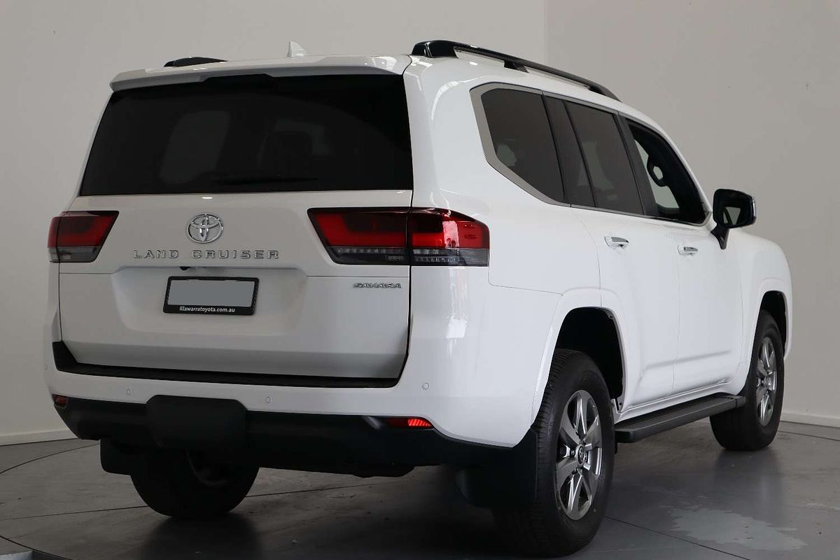 2022 Toyota Landcruiser Sahara FJA300R