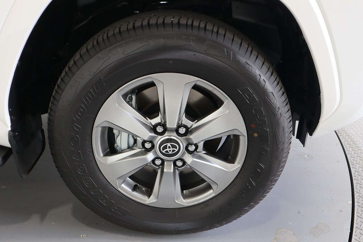 2022 Toyota Landcruiser Sahara FJA300R