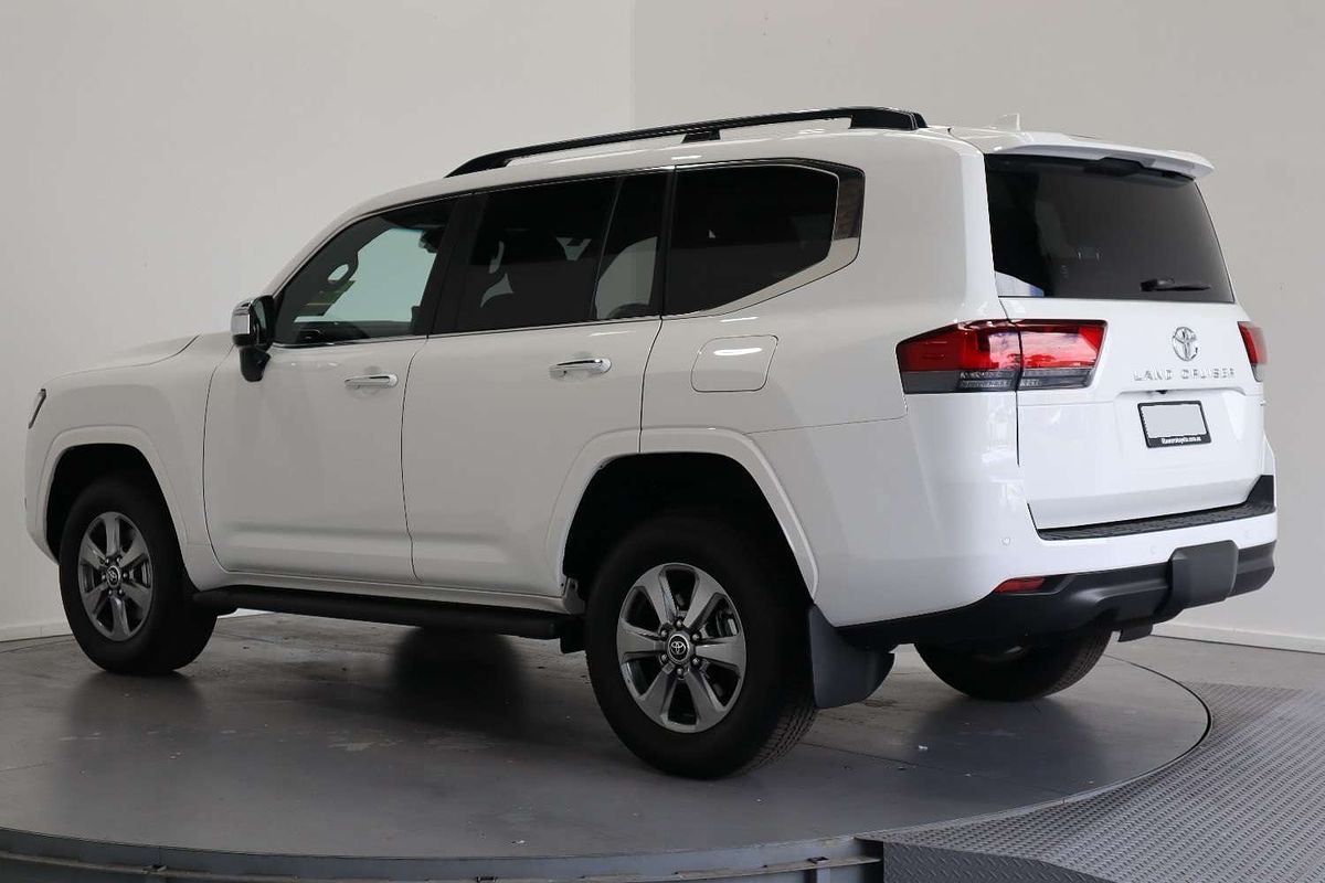 2022 Toyota Landcruiser Sahara FJA300R