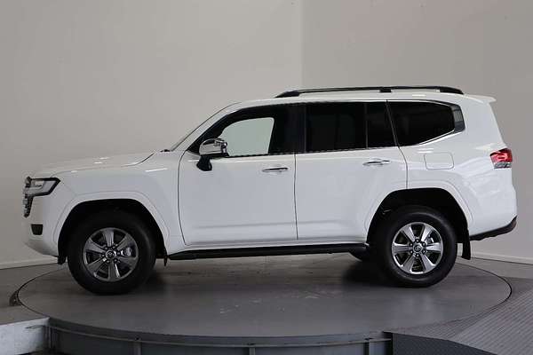 2022 Toyota Landcruiser Sahara FJA300R