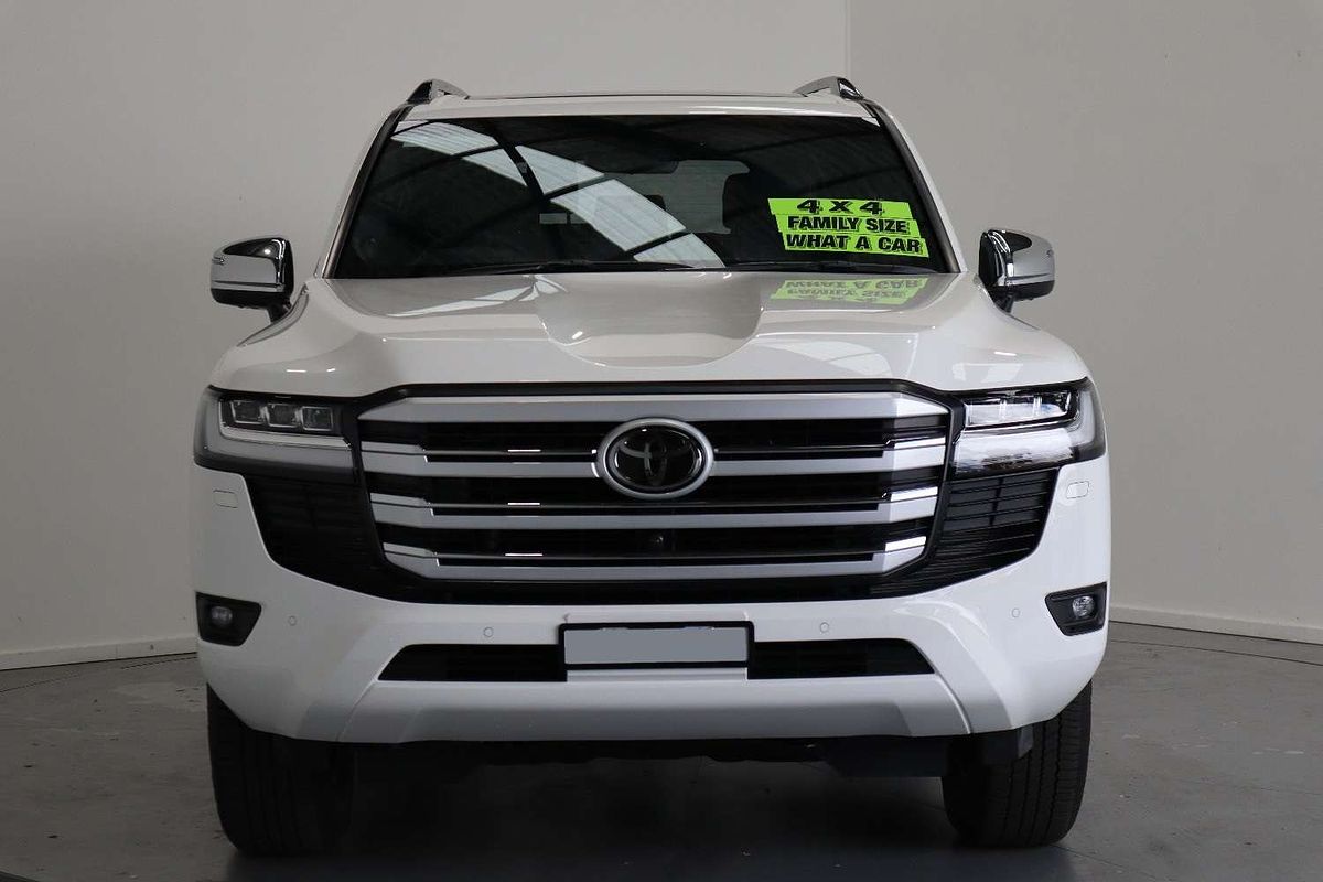 2022 Toyota Landcruiser Sahara FJA300R