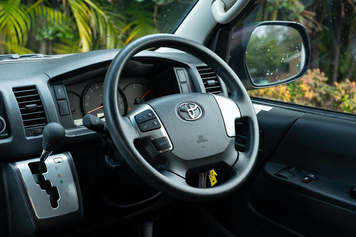 2016 Toyota Hiace Commuter KDH223R