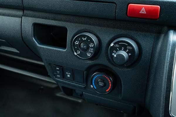 2016 Toyota Hiace Commuter KDH223R