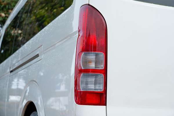 2016 Toyota Hiace Commuter KDH223R