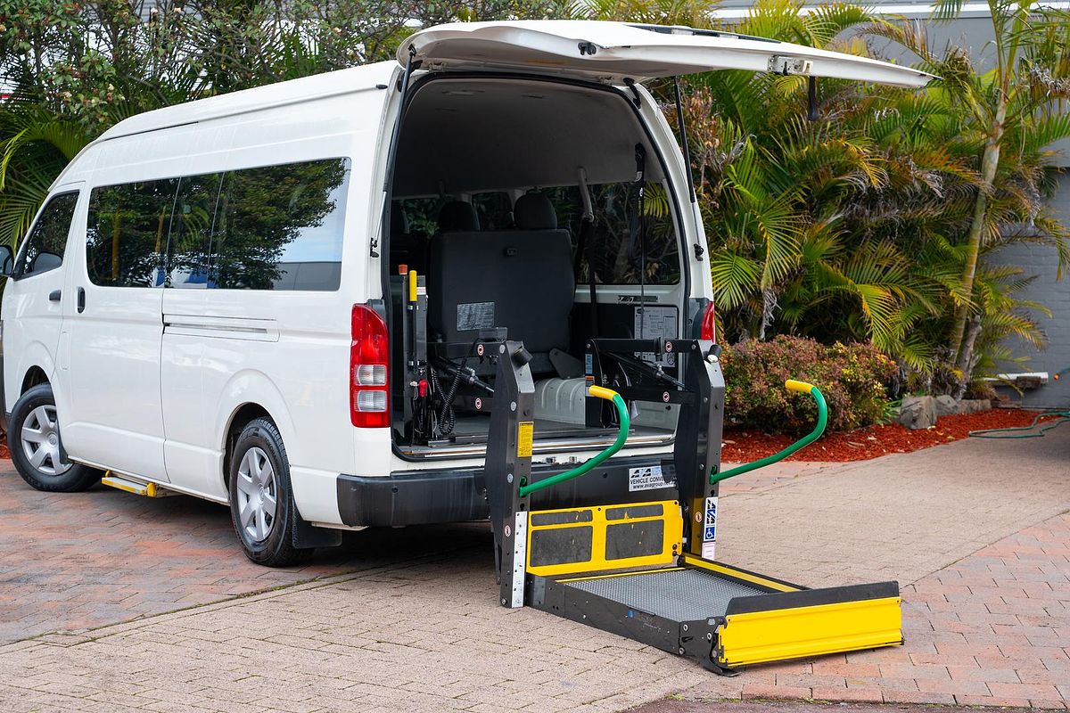 2016 Toyota Hiace Commuter KDH223R