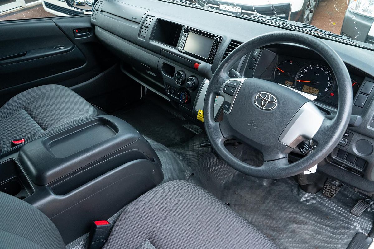 2017 Toyota Hiace Commuter KDH223R