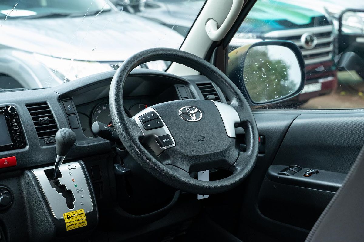 2017 Toyota Hiace Commuter KDH223R