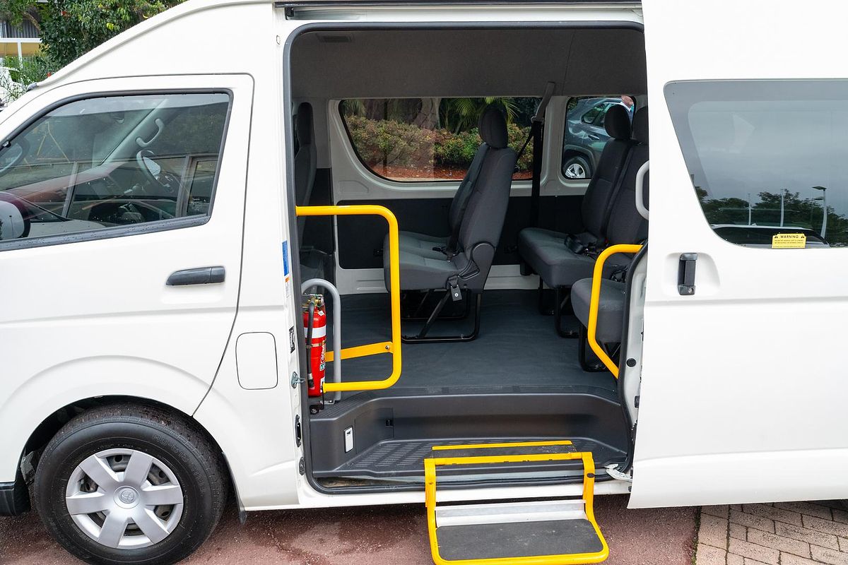 2017 Toyota Hiace Commuter KDH223R