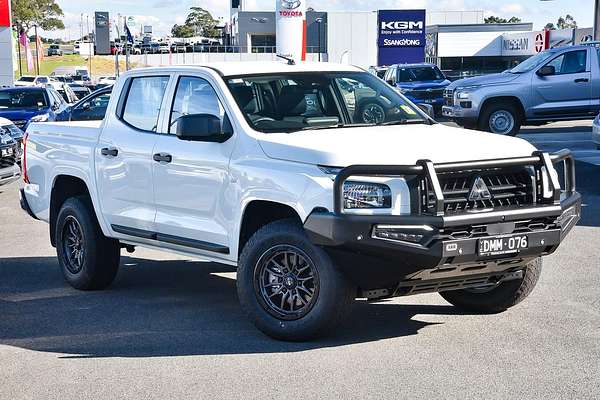 2024 Mitsubishi Triton GLX MV 4X4
