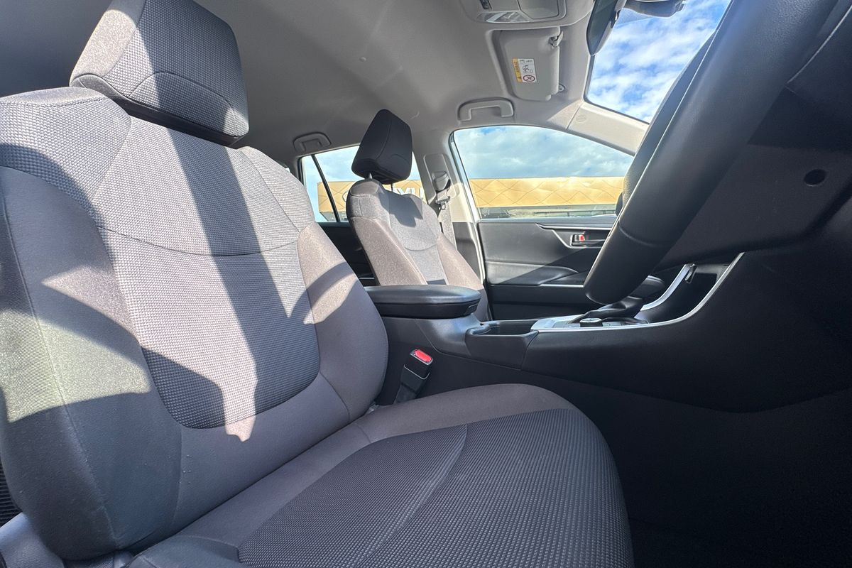 2021 Toyota RAV4 GX AXAH54R