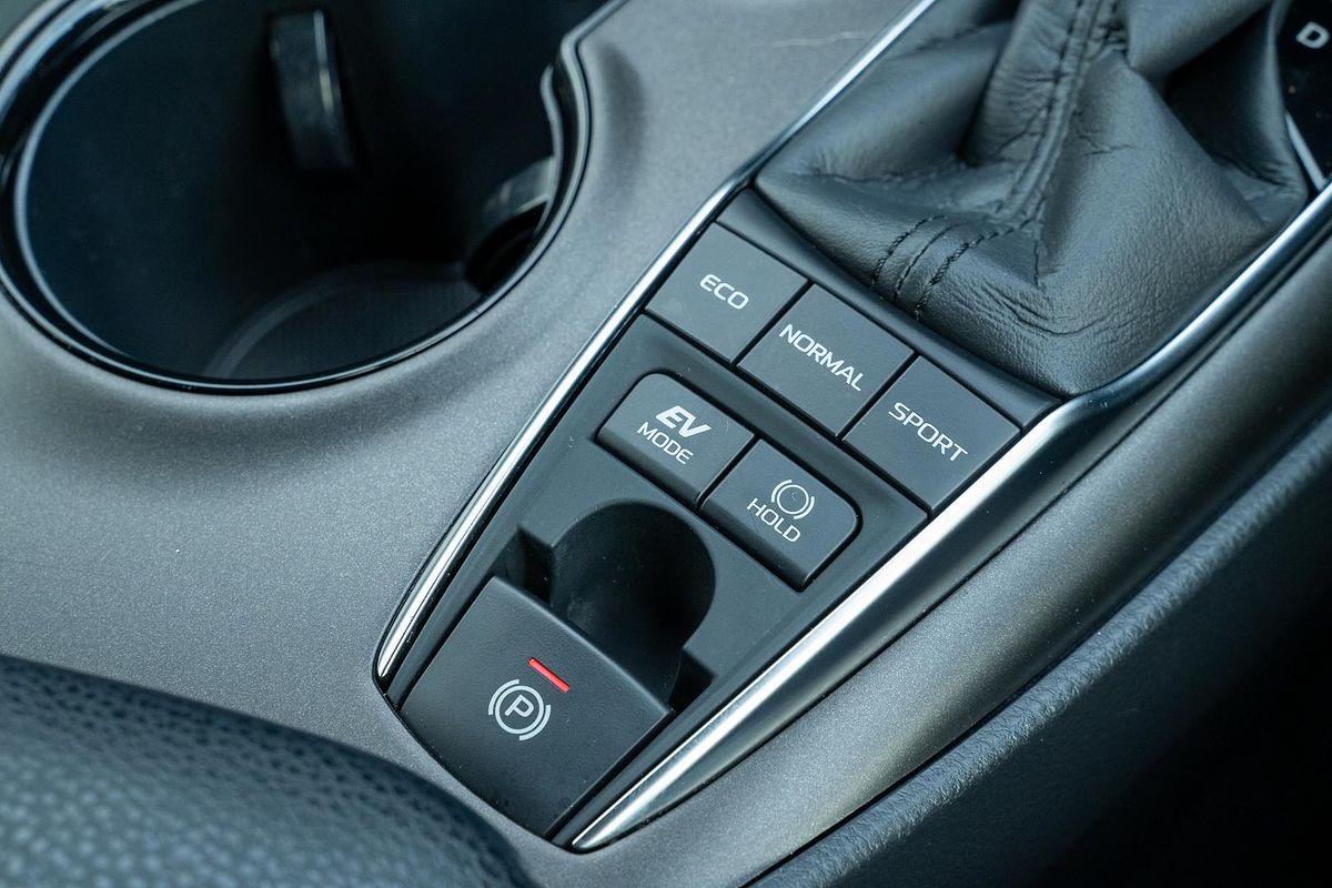 2024 Toyota Camry Ascent AXVH70R