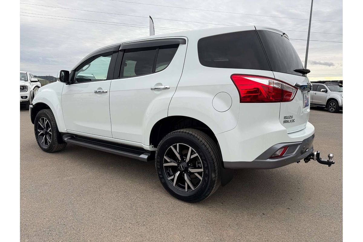2020 Isuzu MU-X LS-M