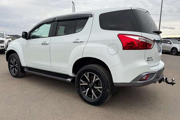2020 Isuzu MU-X LS-M