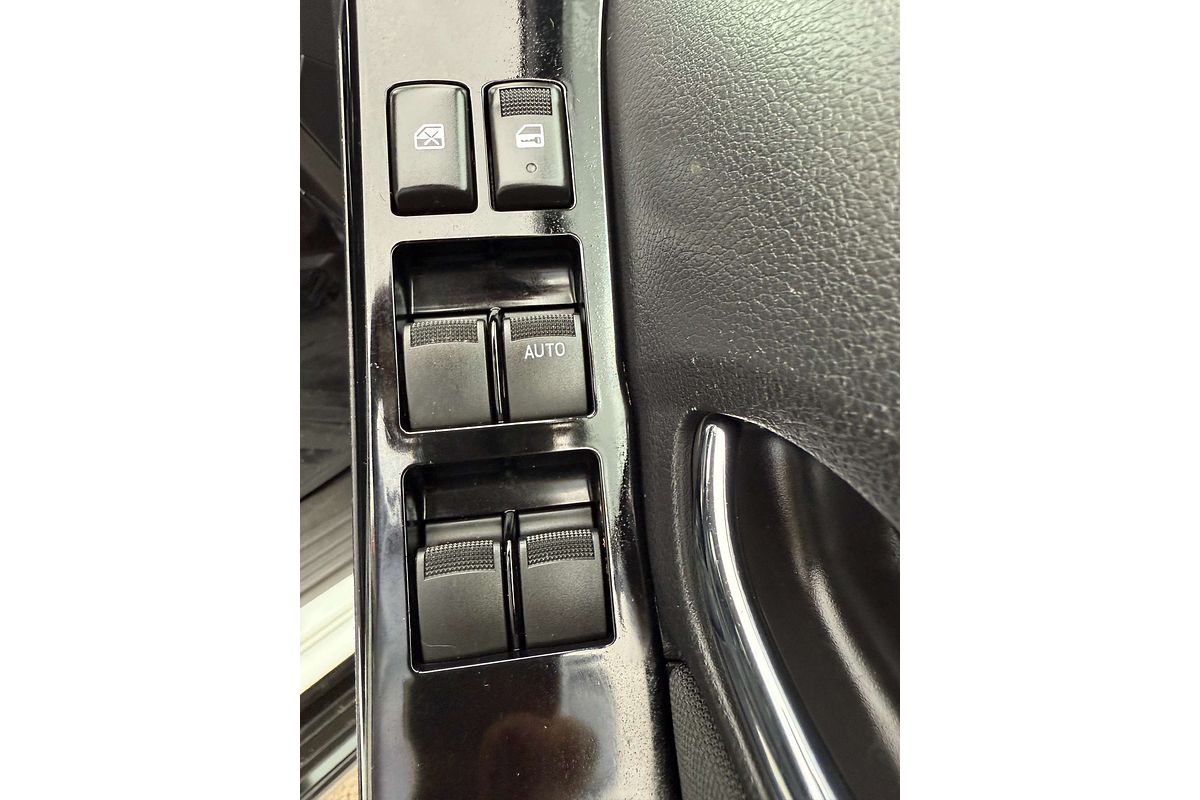 2020 Isuzu MU-X LS-M