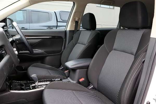 2021 Mitsubishi Outlander ES ZL