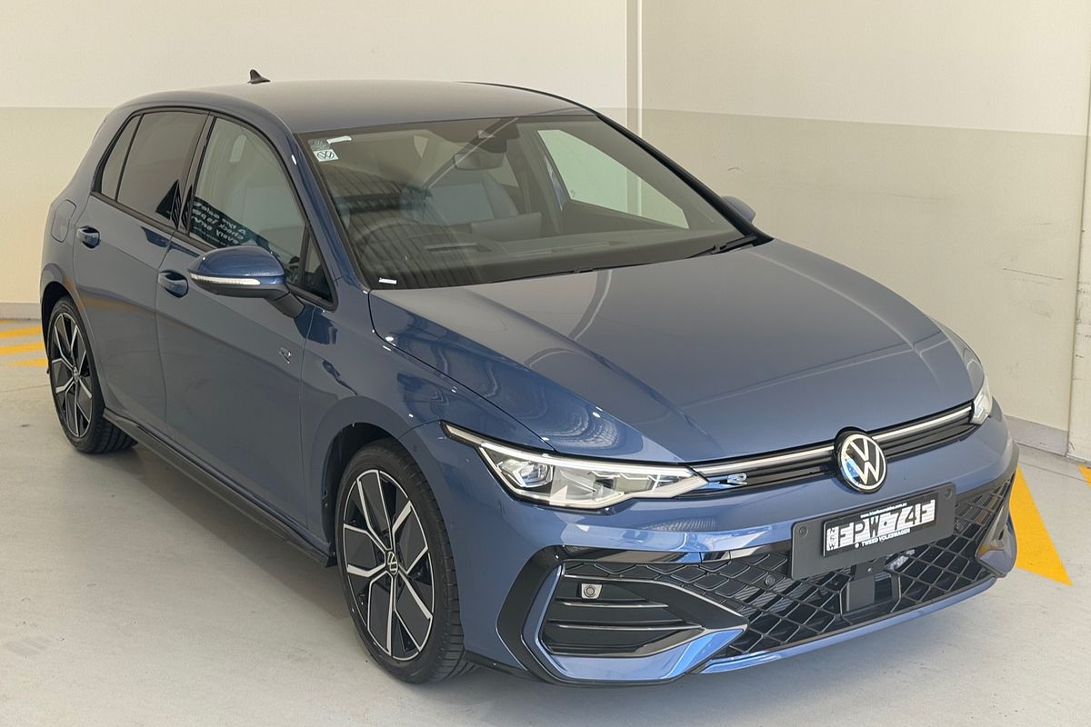 2024 Volkswagen Golf 110TSI R-Line 8.5