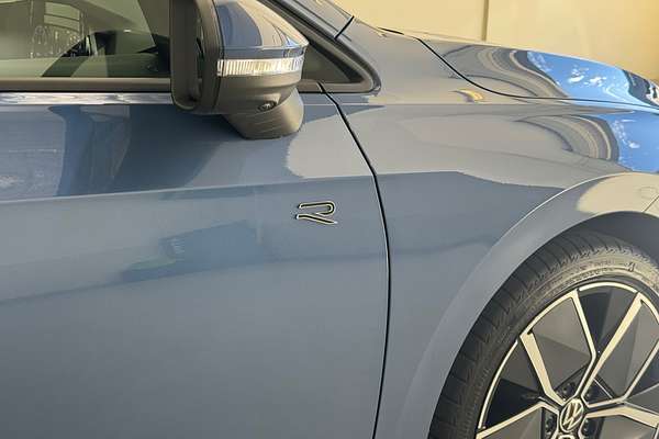 2024 Volkswagen Golf 110TSI R-Line 8.5