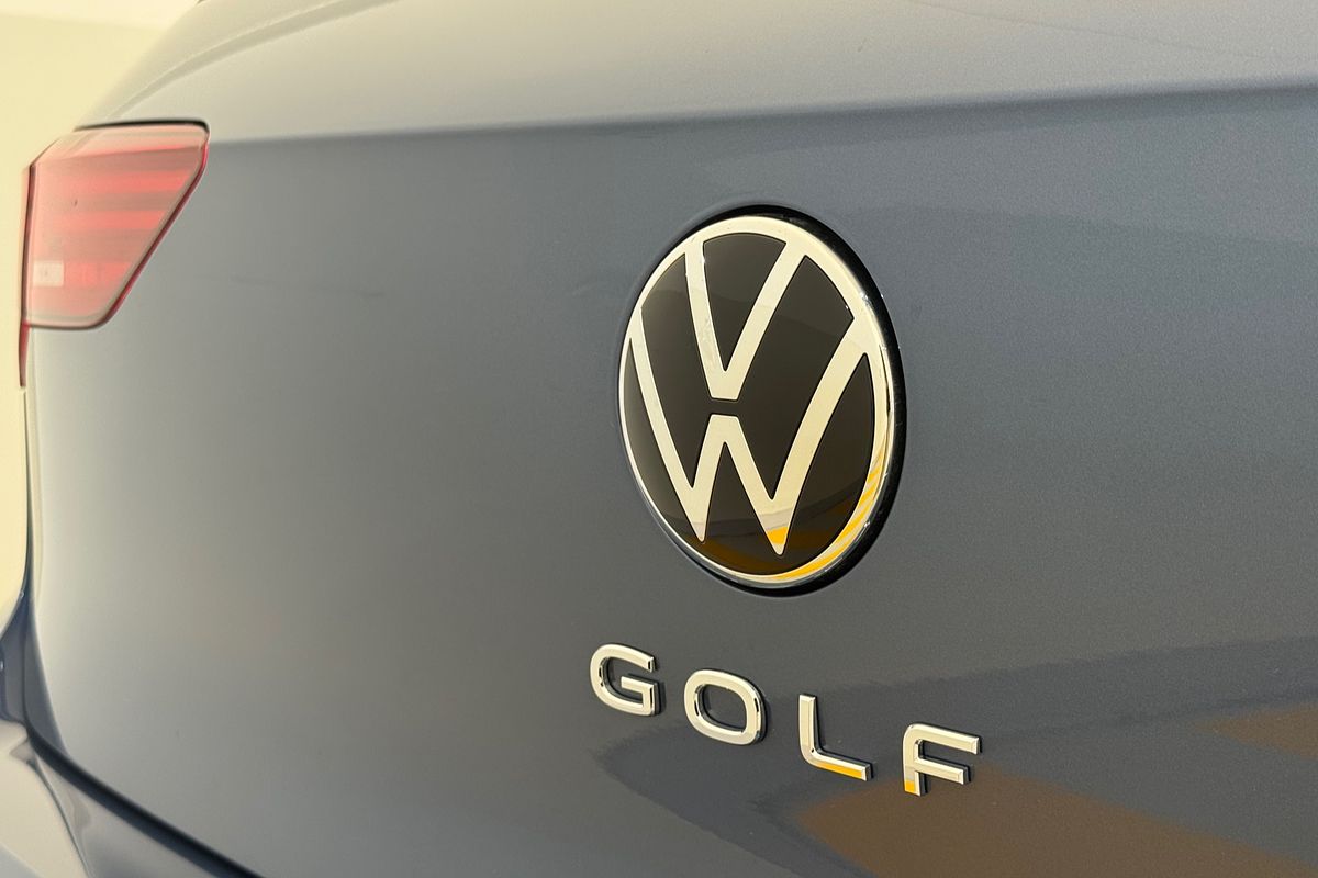 2024 Volkswagen Golf 110TSI R-Line 8.5