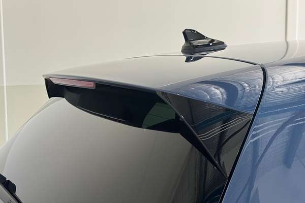 2024 Volkswagen Golf 110TSI R-Line 8.5