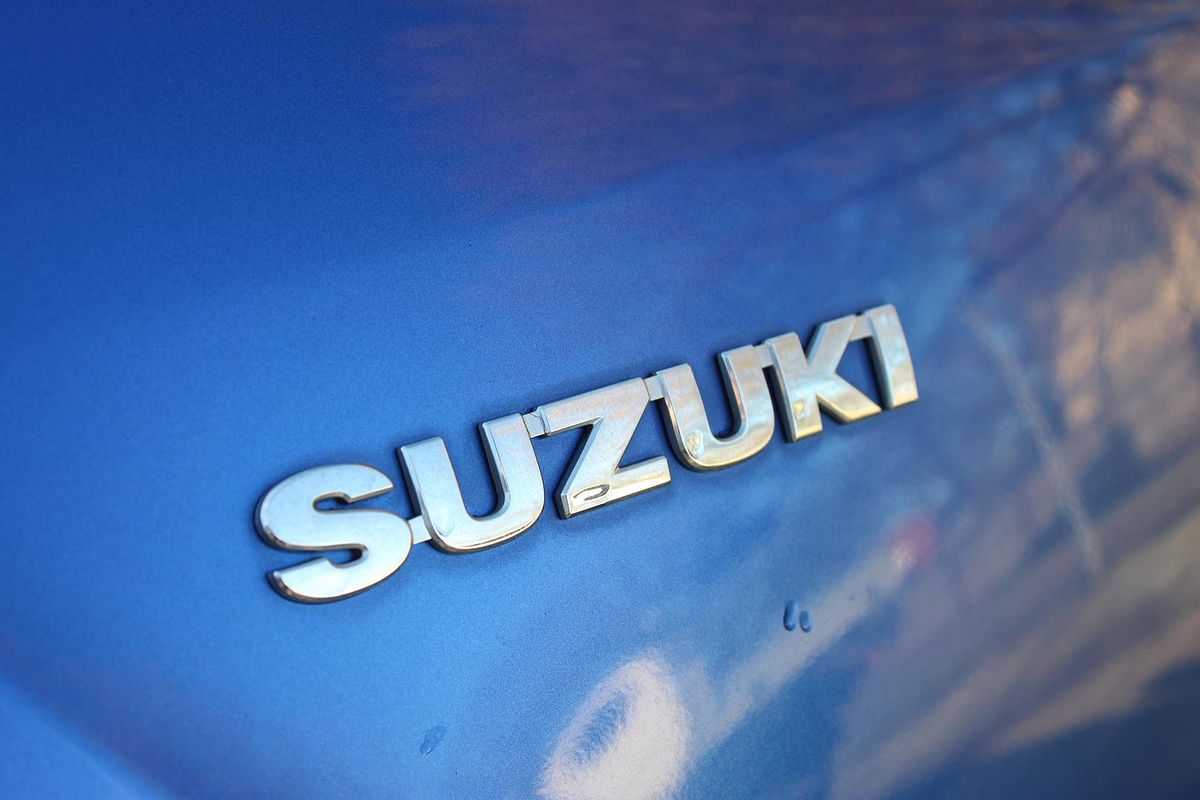 2013 Suzuki Swift GLX FZ
