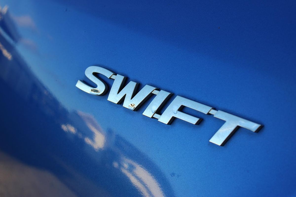 2013 Suzuki Swift GLX FZ
