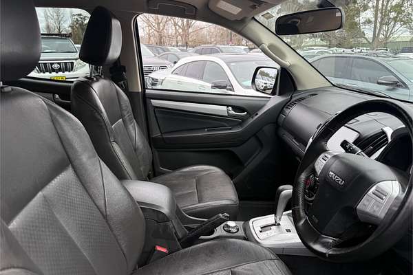 2016 Isuzu MU-X LS-T