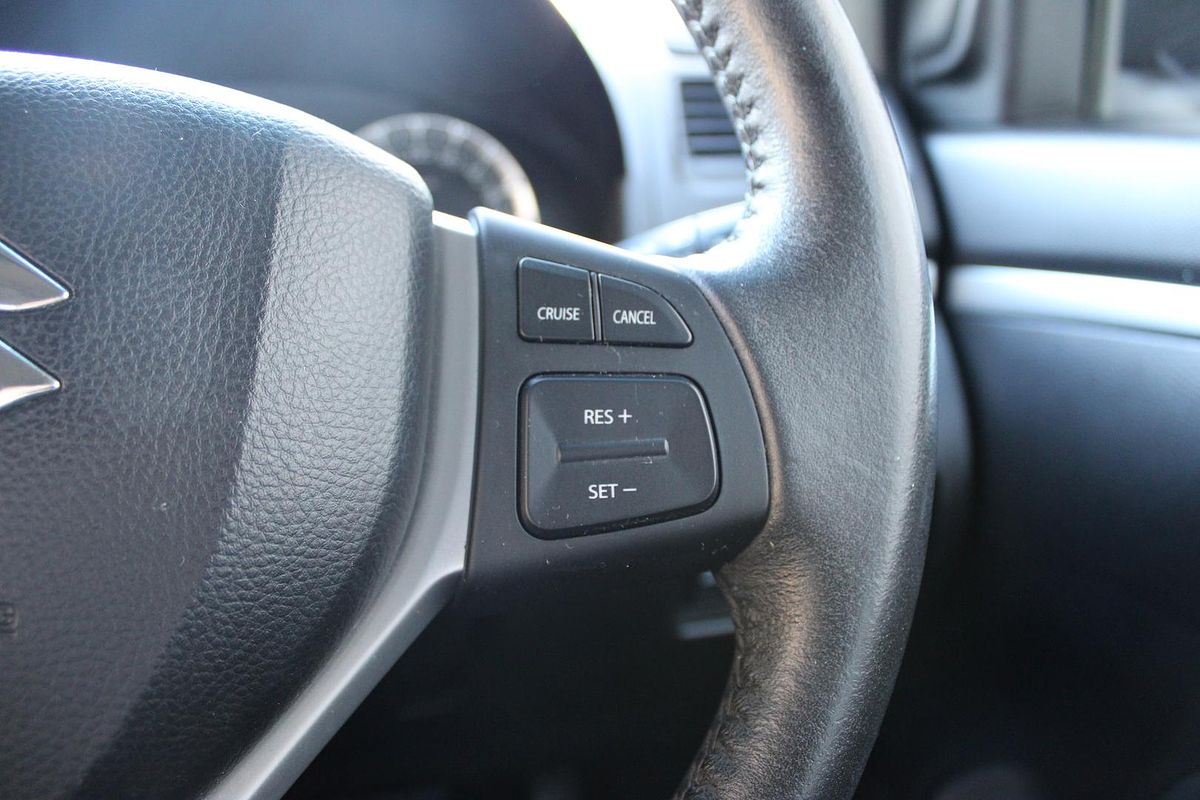 2013 Suzuki Swift GLX FZ