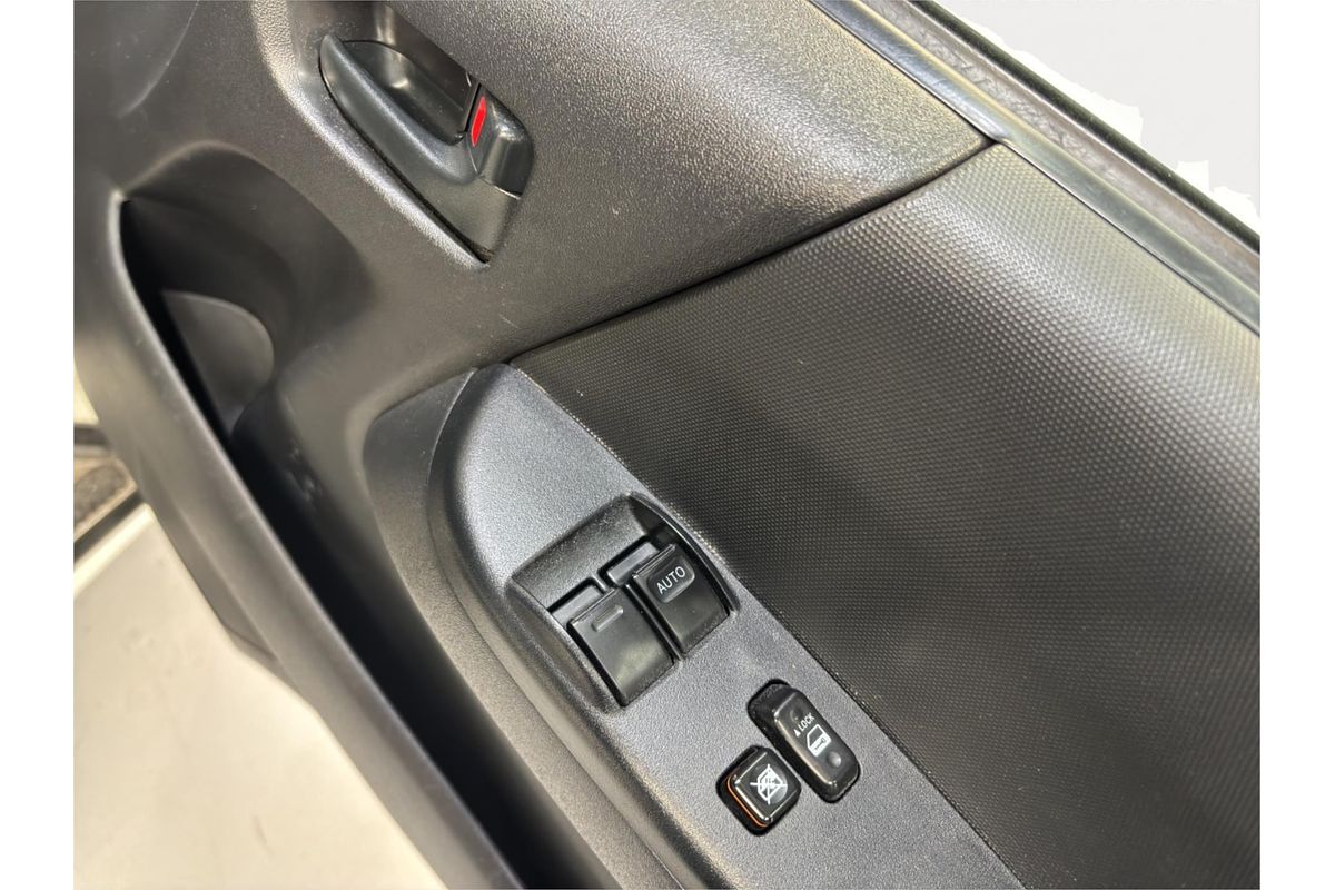2011 Toyota Hiace 4WD