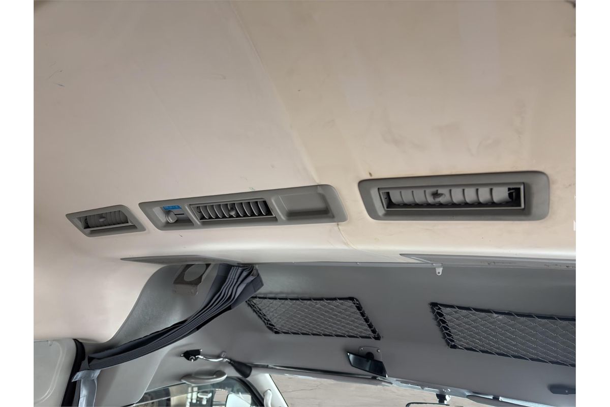 2011 Toyota Hiace 4WD