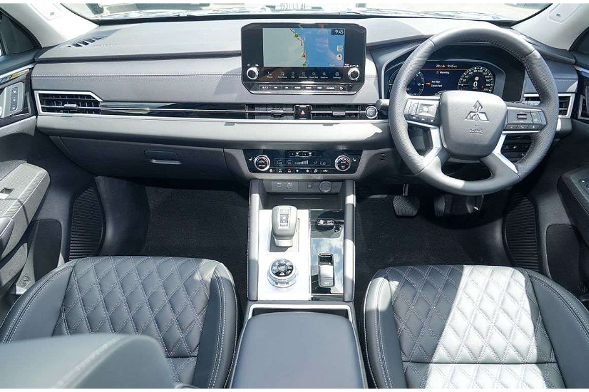 2025 Mitsubishi Outlander LS ZM