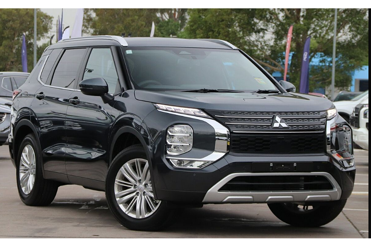 2025 Mitsubishi Outlander LS ZM