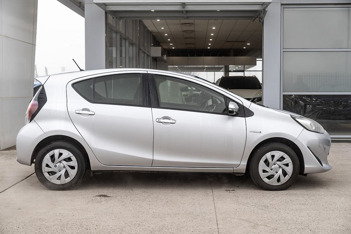 2019 Toyota Prius C NHP10R