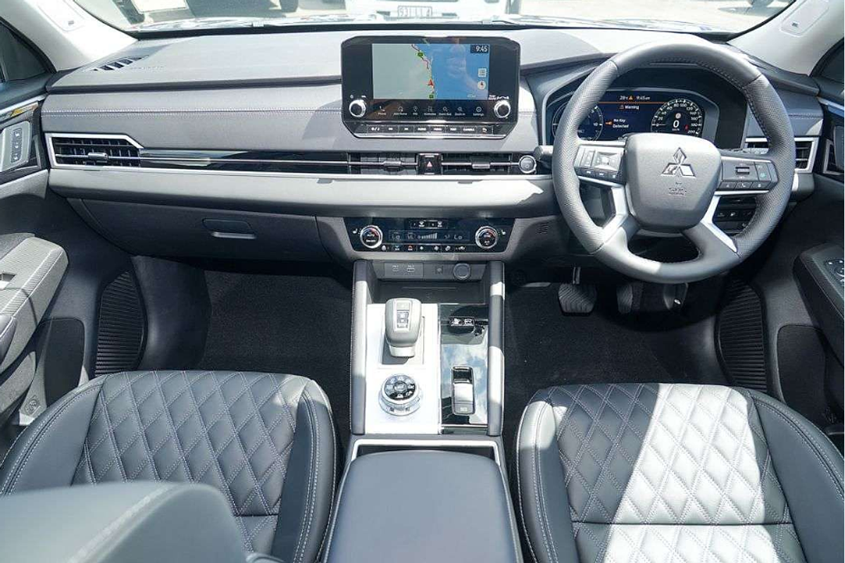 2025 Mitsubishi Outlander Exceed ZM