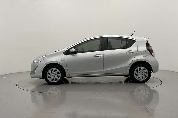 2015 Toyota Prius C NHP10R