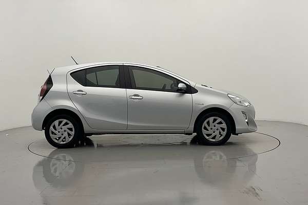2015 Toyota Prius C NHP10R