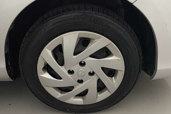 2015 Toyota Prius C NHP10R