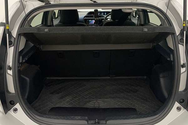 2015 Toyota Prius C NHP10R