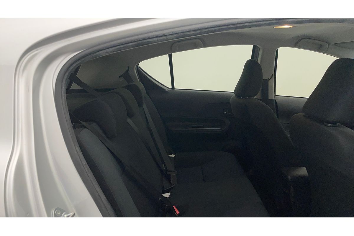 2015 Toyota Prius C NHP10R