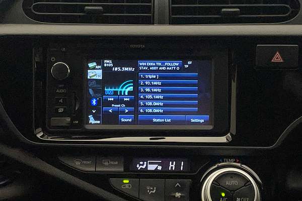 2015 Toyota Prius C NHP10R