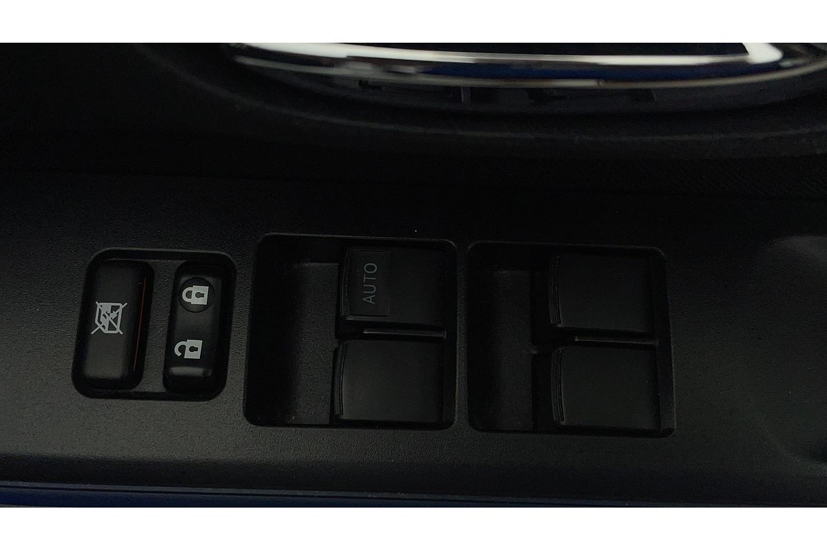 2015 Toyota Prius C NHP10R