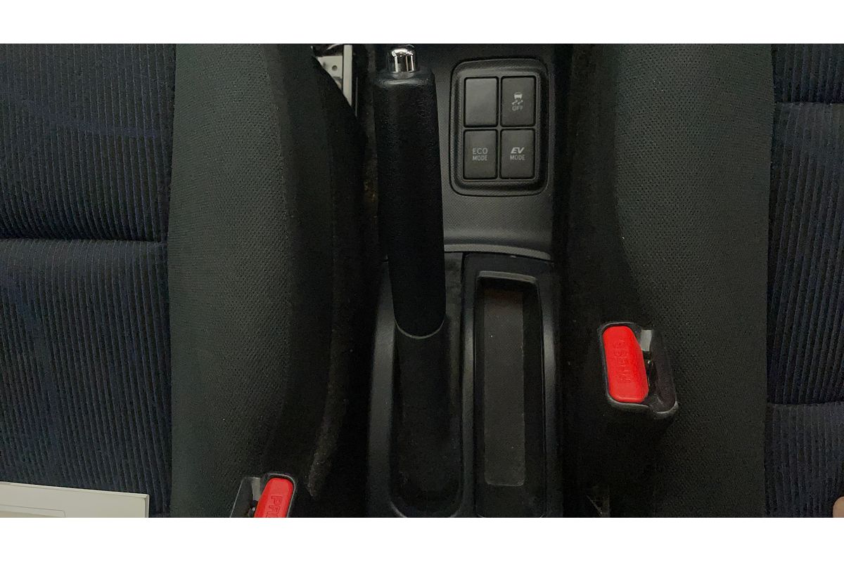 2015 Toyota Prius C NHP10R