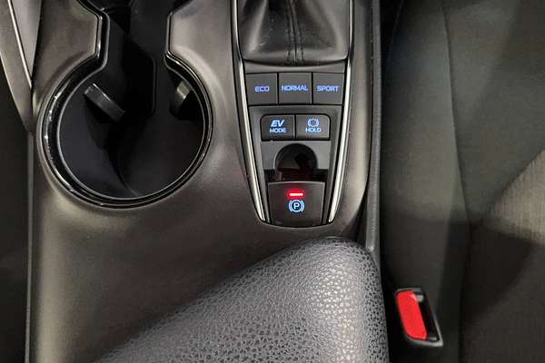 2024 Toyota Camry Ascent AXVH70R