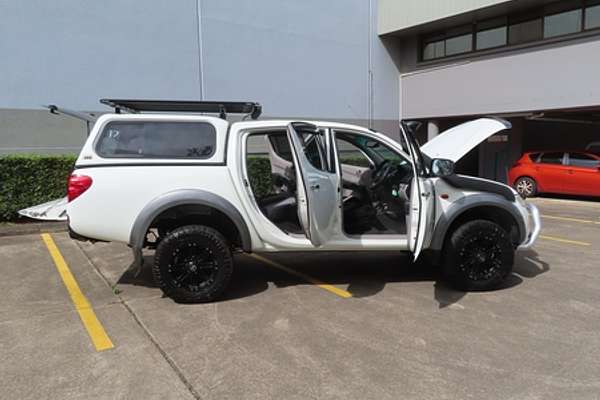 2008 Mitsubishi Triton GLX-R ML 4X4