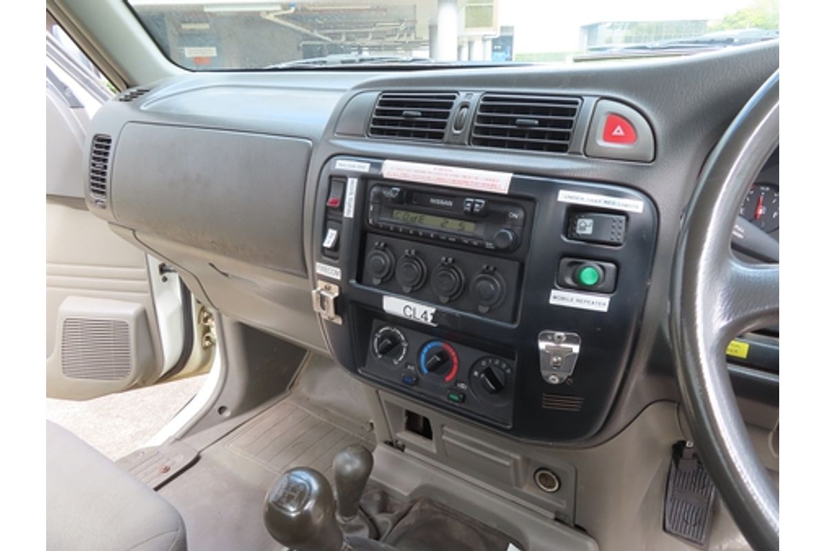 2001 Nissan Patrol DX GU 4X4