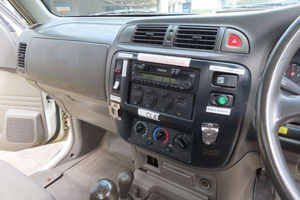 2001 Nissan Patrol DX GU 4X4
